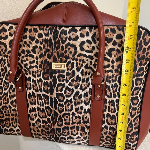 NWNT BADGLEY MISCHKA Leopard Vegan Leather Travel Tote Weekender Bag Luggage - Picture 14 of 14